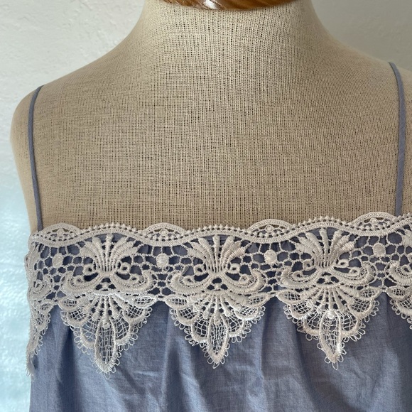 Express Crop Top - Picture 3 of 9